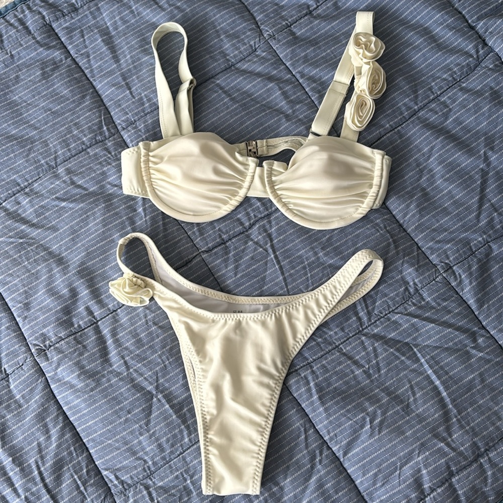 Ivory rosette bikini set